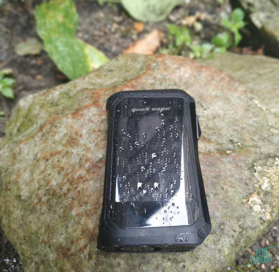 Box-Aegis-sous-la-pluie